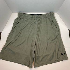 Men’s Nike athletic shorts size XL
